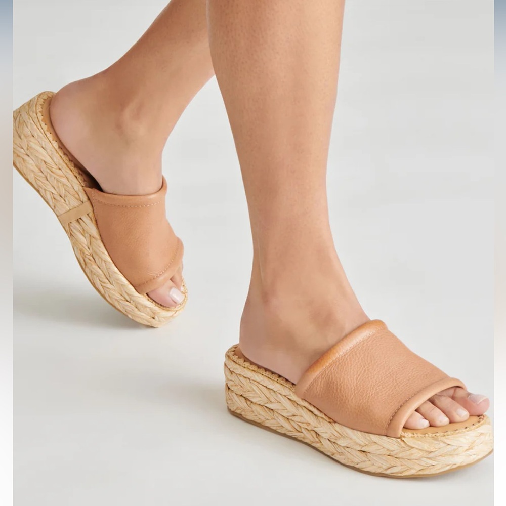 Dolce vita Chavi sandal honey leather size 8
